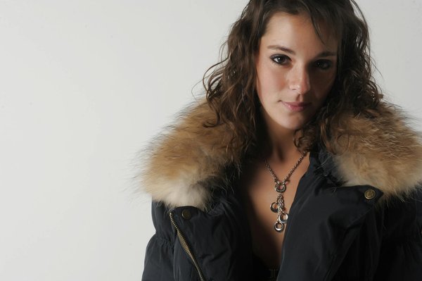 Guide ultime pour choisir des boucles d"oreilles délicates au style minimaliste et raffiné.