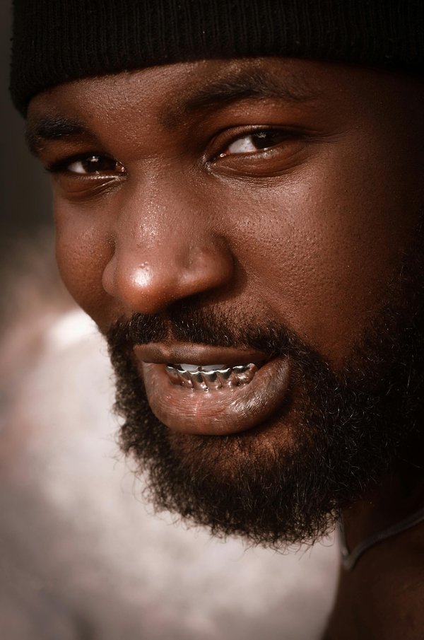 Explorez les grillz dent en argent : style et qualité réunis